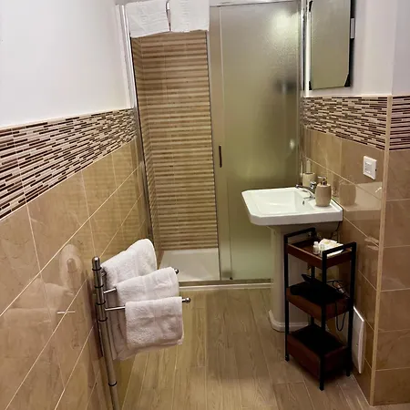 Pindemonte Pomelia Guest house *